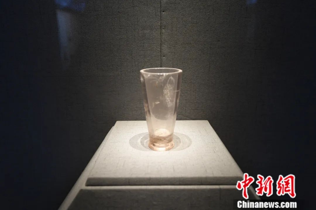 东西问·镇馆之宝丨杜正贤：战国水晶杯为何是最具“穿越感”国宝？