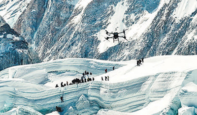<b>中国民用无人机完成珠峰6000米海拔物资运输测试</b>