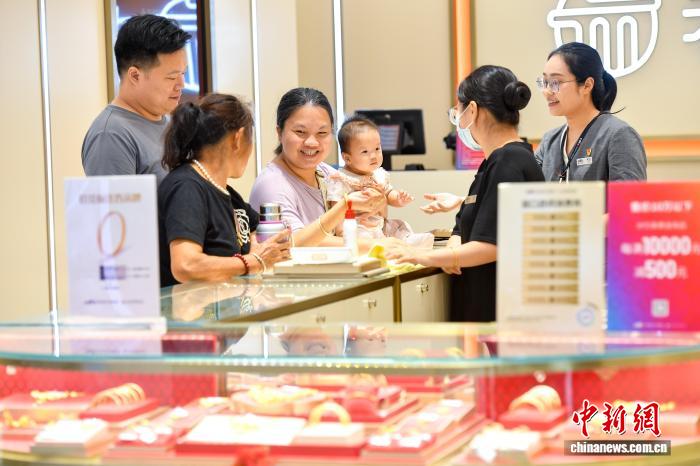 <b>“五个持续”凸显海南离岛免税购物风景线</b>