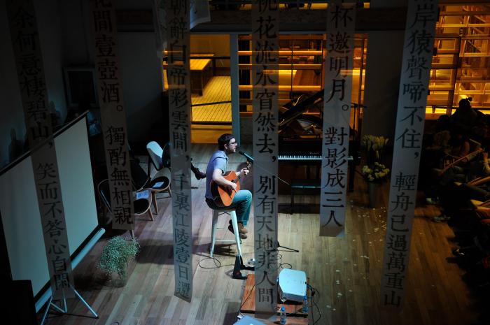 东西问丨张隆溪：如何让世界看清中国文学的“庐山真面目”？