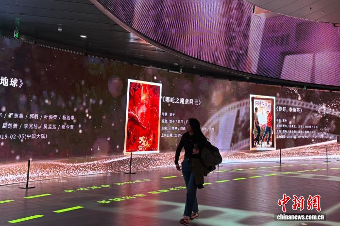 东西问丨刘思羽：走过120年，电影银幕映射怎样的中国？