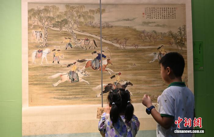 东西问丨徐里：中国画依靠什么打动世界？