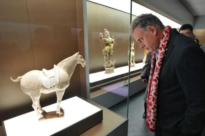 东西问丨许大华：乌拉圭马文化长盛，有何启示？