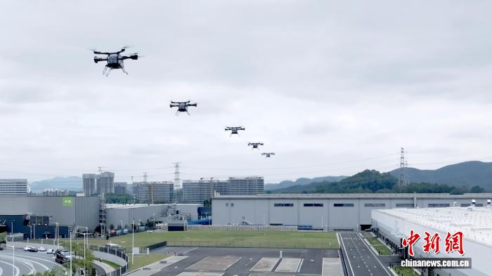 <b>中国研发的飞行汽车在穗批量试产下线</b>