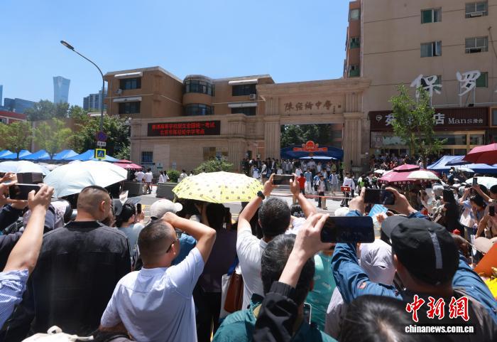 专家解析高考语文北京卷：以素养考查为目标 聚焦AI难替代的人文素养