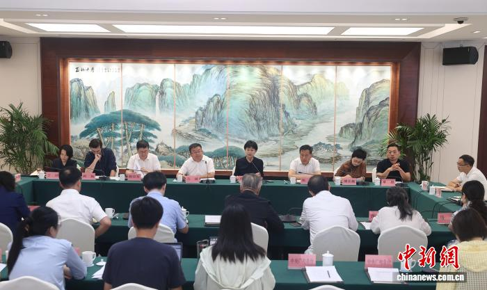 专家学者齐聚“千年瓷都”景德镇 共探遗产保护与国际传播新路径